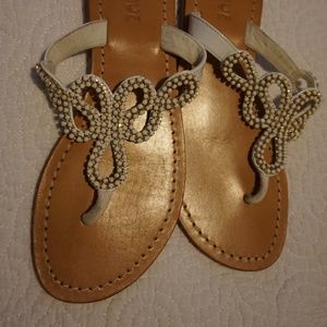 Flat dress sandals with beads